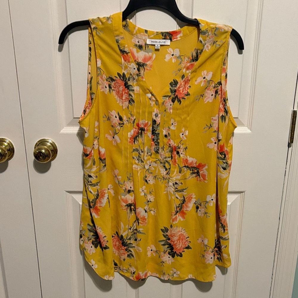 ❤️Rose & Olive Mustard Yellow Floral Pintuck Sleeveless Top